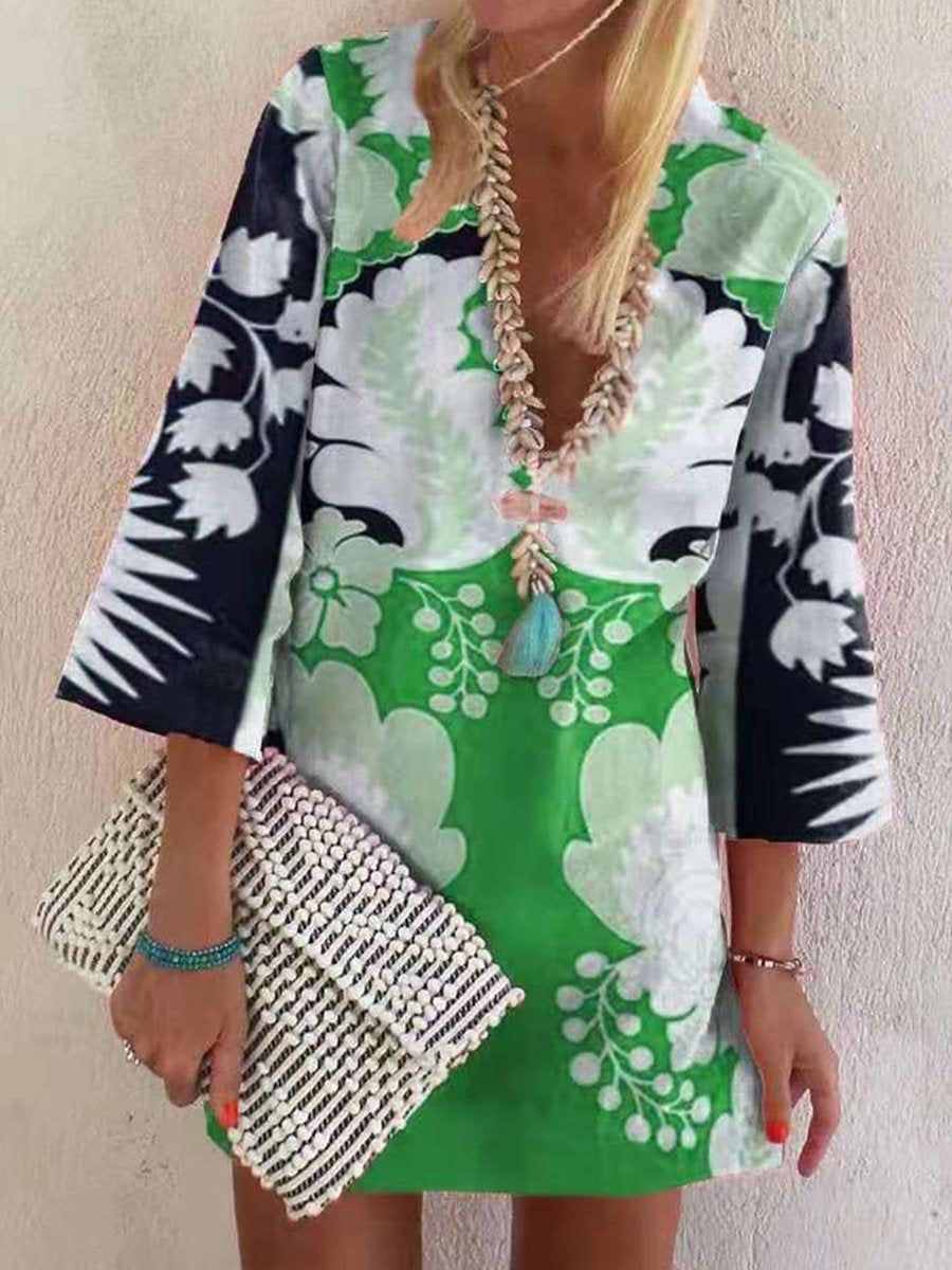 Minikleid mit V-Ausschnitt und langen Ärmeln im Boho-Print