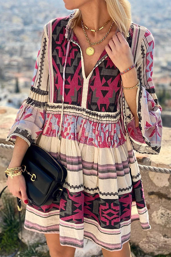 Escape To Paradise – Babydoll-Kleid mit geometrischem Print