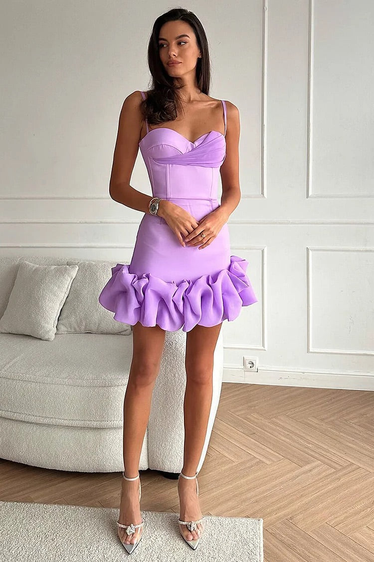 Herzförmiger Ausschnitt, Mesh, Patchwork, drapierter Rüschensaum, figurbetontes Slip-Minikleid