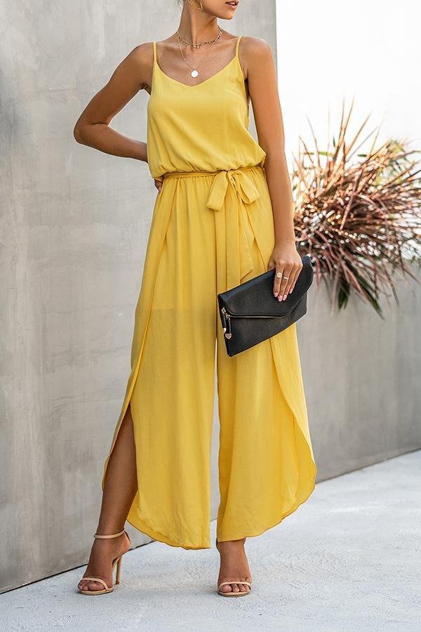 Modischer Jumpsuit mit V-Ausschnitt, weitem Bein und Schlitz (mit Gürtel)