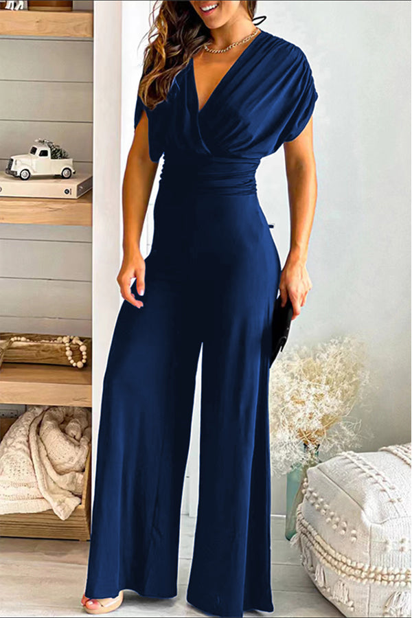 Einfarbiger Jumpsuit mit V-Ausschnitt und schmaler Taille und weitem Bein