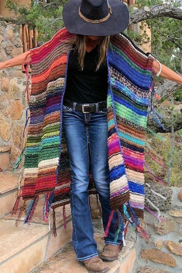 Mittellanger handgestrickter Cardigan mit Quasten und ohne Kragen im Bohemian-Stil