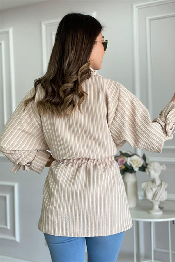 Beige gestreifter Gürtelgriff mit Schnürdetail