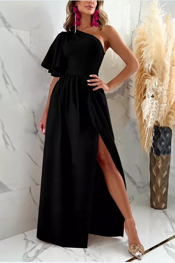A Point In Time – Maxikleid mit One-Shoulder-Träger und Rüschenschlitz