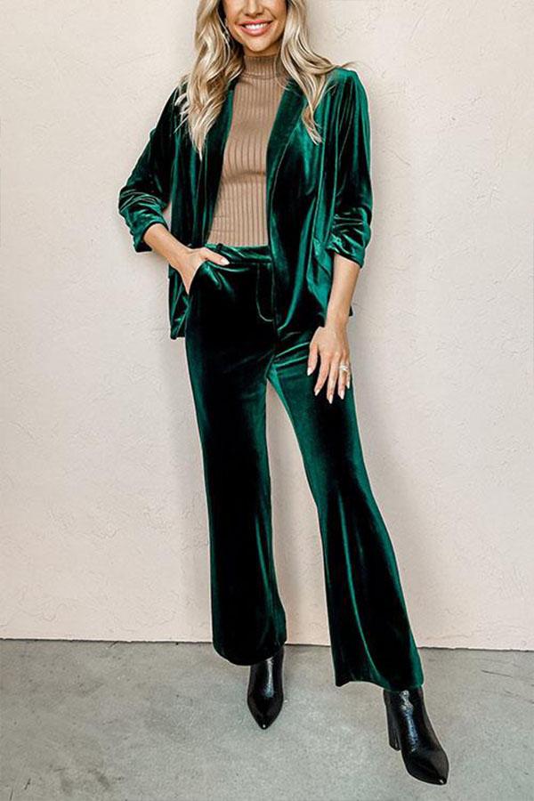 Zweiteiliger Blazer aus Samt mit Revers und Hose mit geradem Bein