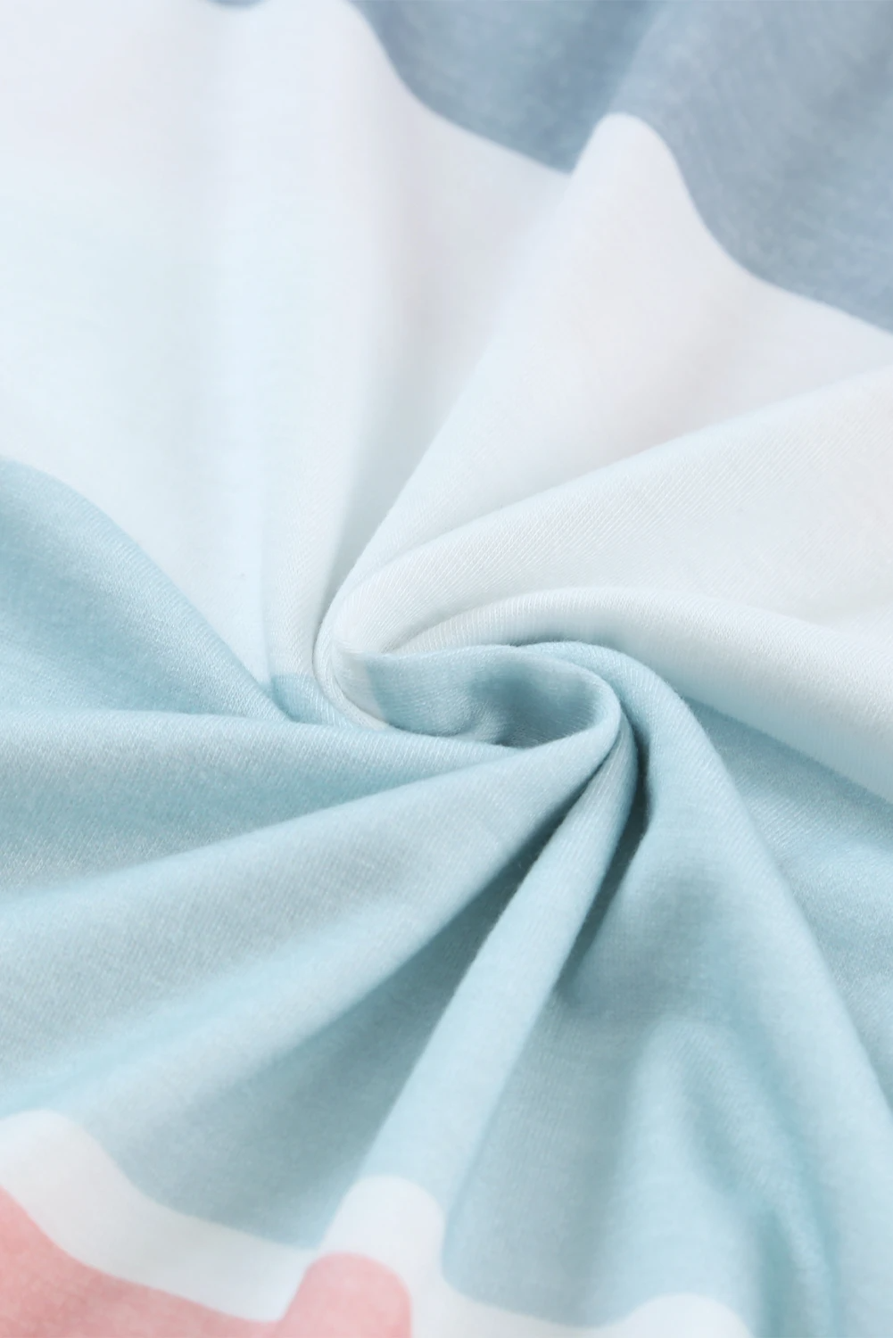 Mehrfarbig gestreiftes Maxikleid mit Farbblock und lockerer Passform und halblangen Ärmeln