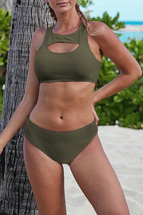 Einfarbiger Sportbikini mit Cut-outs