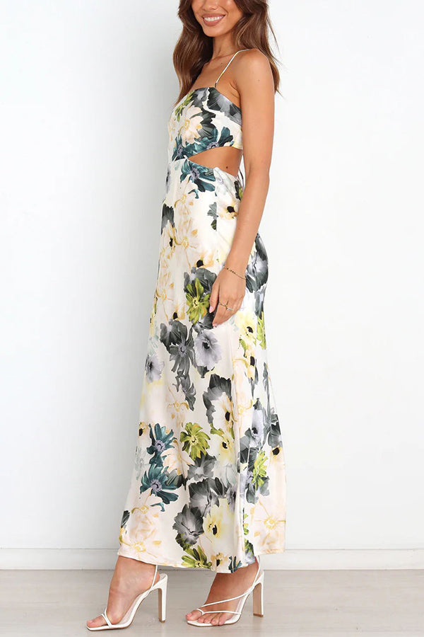 Robe longue Garden Party en satin fleuri avec découpes dans le dos et lacets