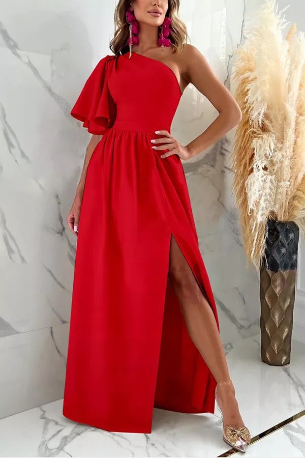 A Point In Time – Maxikleid mit One-Shoulder-Träger und Rüschenschlitz