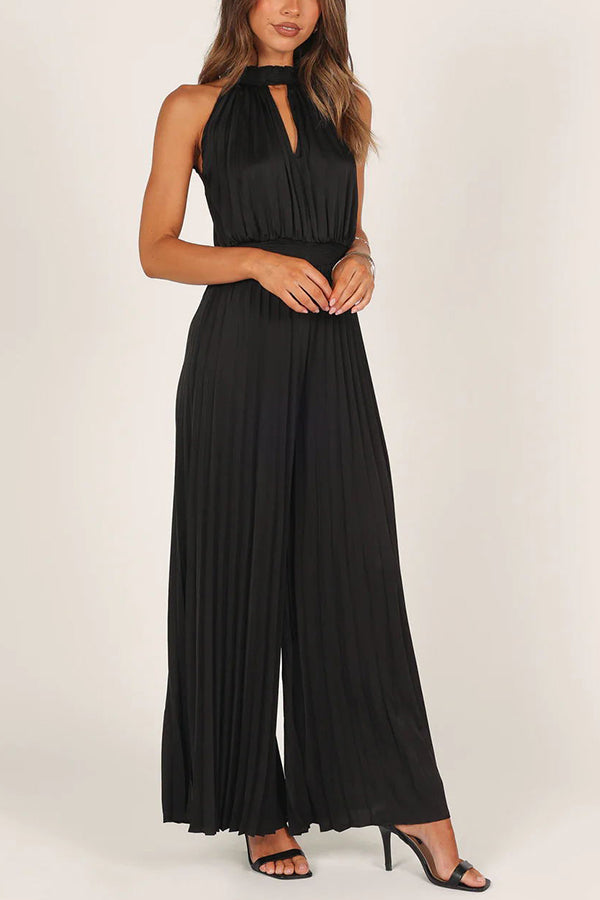 Callie Satin-Jumpsuit mit Neckholder, Cut-Out-Ausschnitt, plissiertem Bund und elastischer Taille