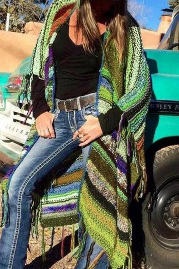 Mittellanger handgestrickter Cardigan mit Quasten und ohne Kragen im Bohemian-Stil