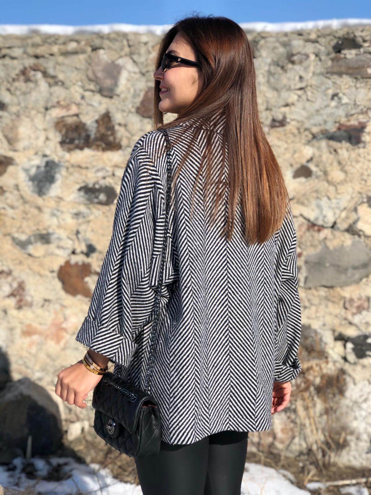 Gestreifte Strickjacke aus Twill-Strick