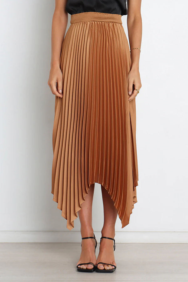 Yris Midirock aus Satin mit plissiertem, elastischem Bund und asymmetrischem Saum