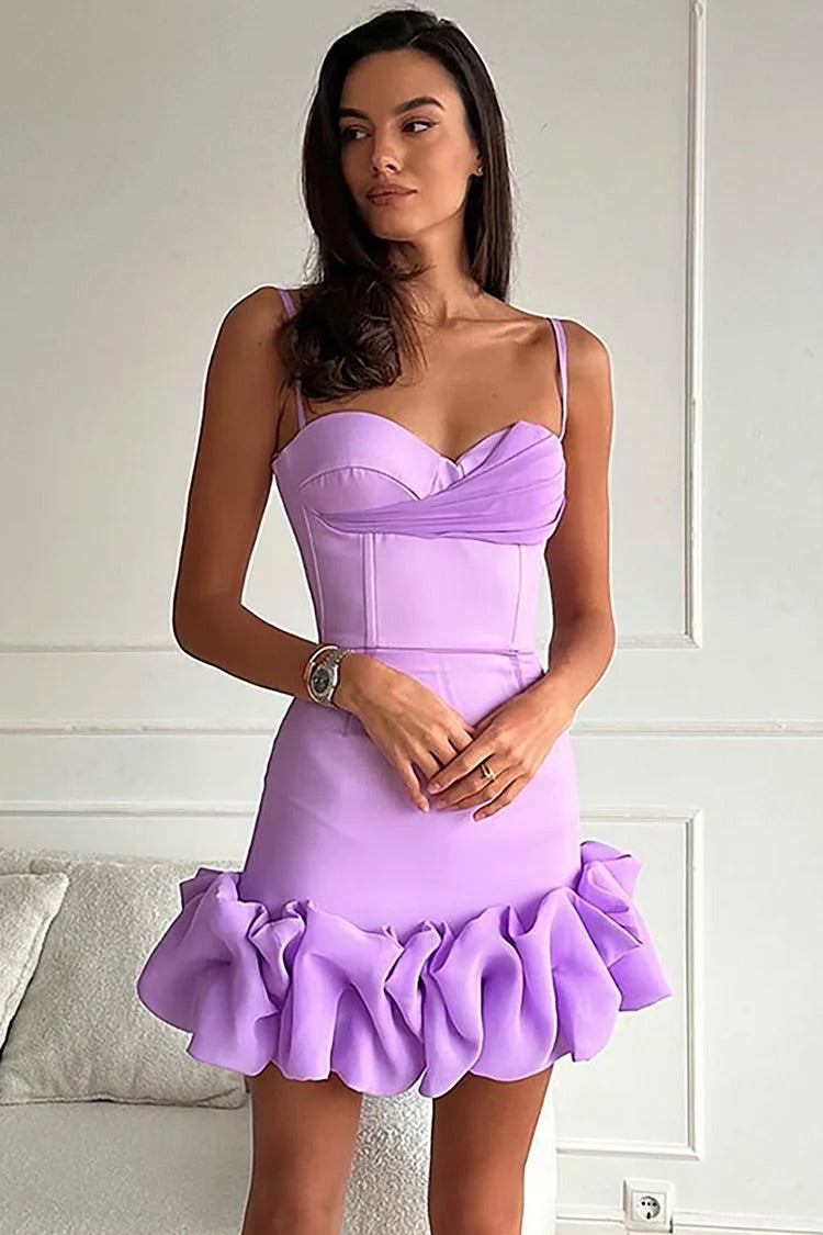 Herzförmiger Ausschnitt, Mesh, Patchwork, drapierter Rüschensaum, figurbetontes Slip-Minikleid