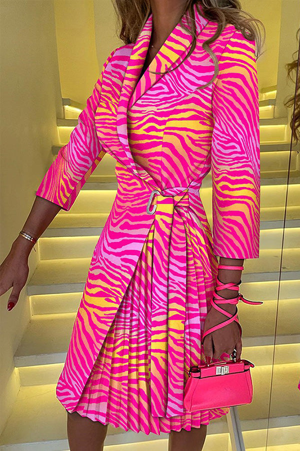 Blazerkleid mit Plissierung und Bindedetail