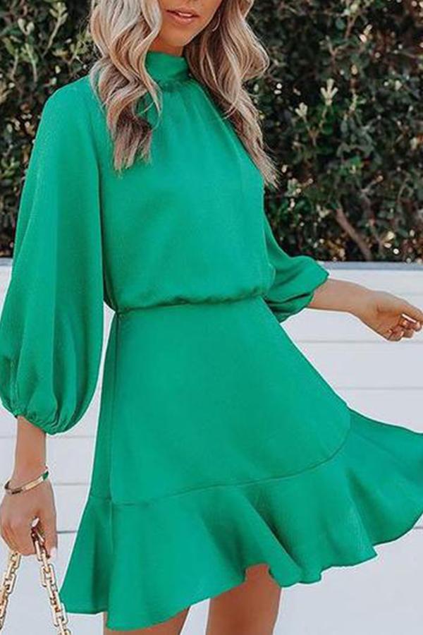 Minikleid mit Ballonärmeln und Rüschen