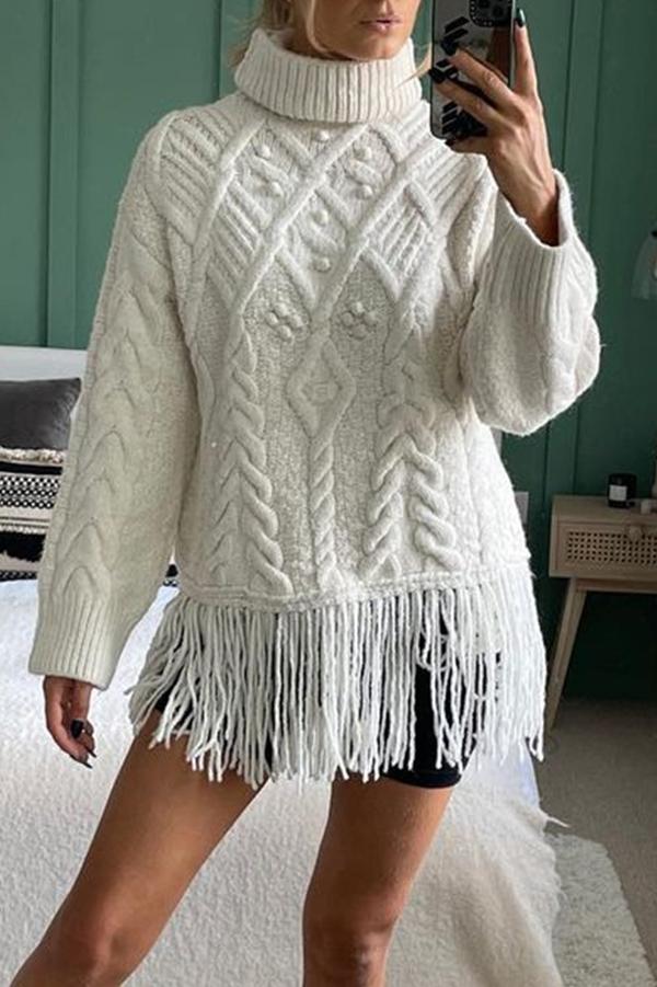 Langärmliger Rollkragen-Strickpullover mit Fransen