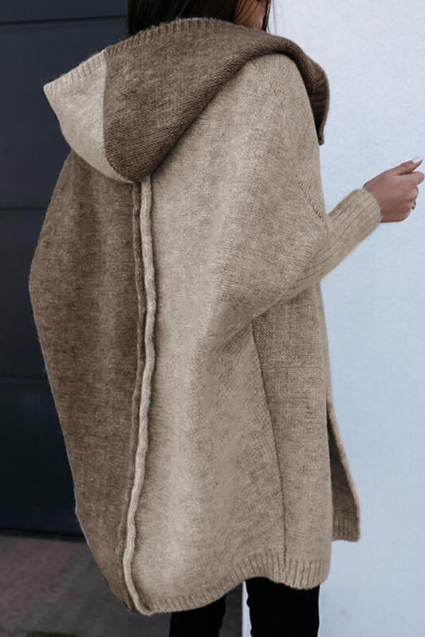 Lockerer Pullover mit kontrastierender Kapuzenjacke