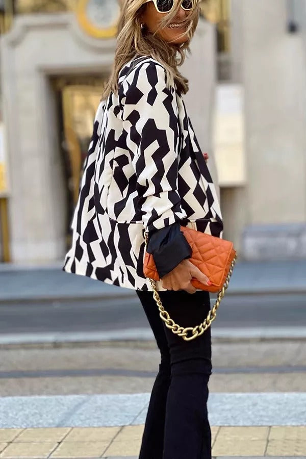 Uptown Girl – Bedruckter Blazer mit Taschen