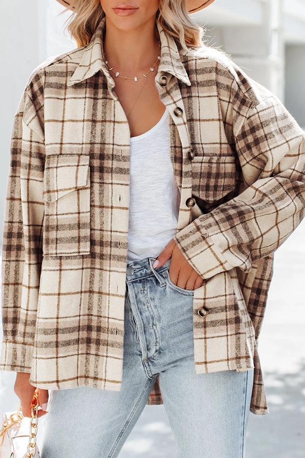 Lässige, lockere Retro-Karojacke