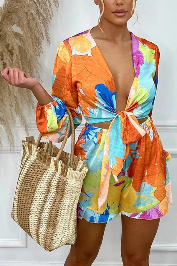 Glowing Girl – Shorts-Anzug mit abstraktem Print und Bindeband vorne