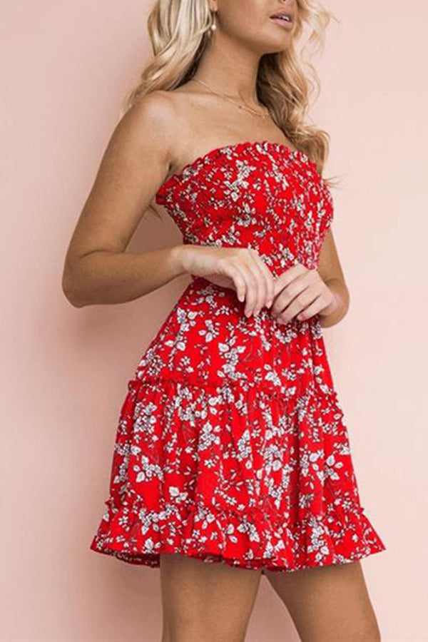 Rückenfreies Damenkleid mit Wickel-Brustpartie, Zitronen-Print und Rüschen