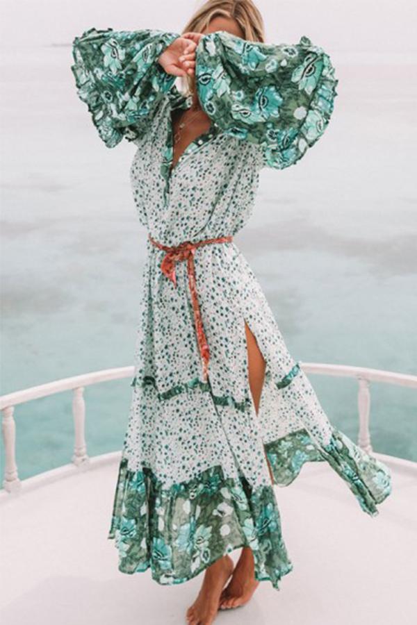 Robe longue fluide style bohème drapée à imprimé tribal vert, rayée, boutons, fente latérale