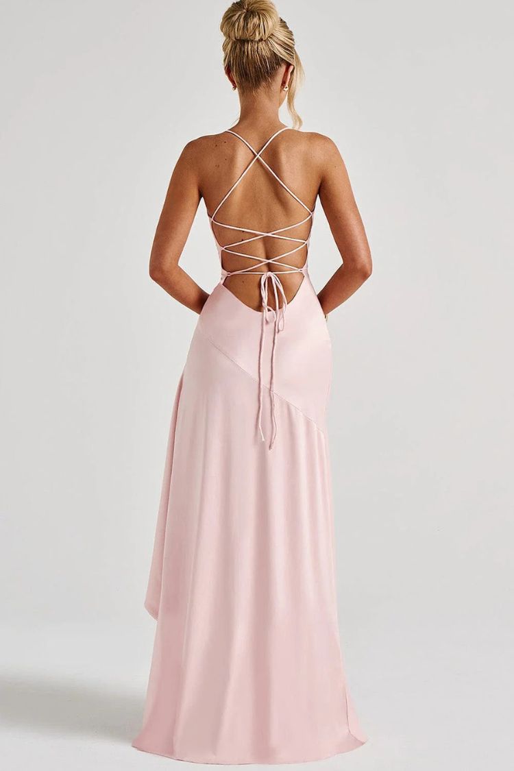 Robe longue Samira en satin avec lacets dans le dos et volants fendus