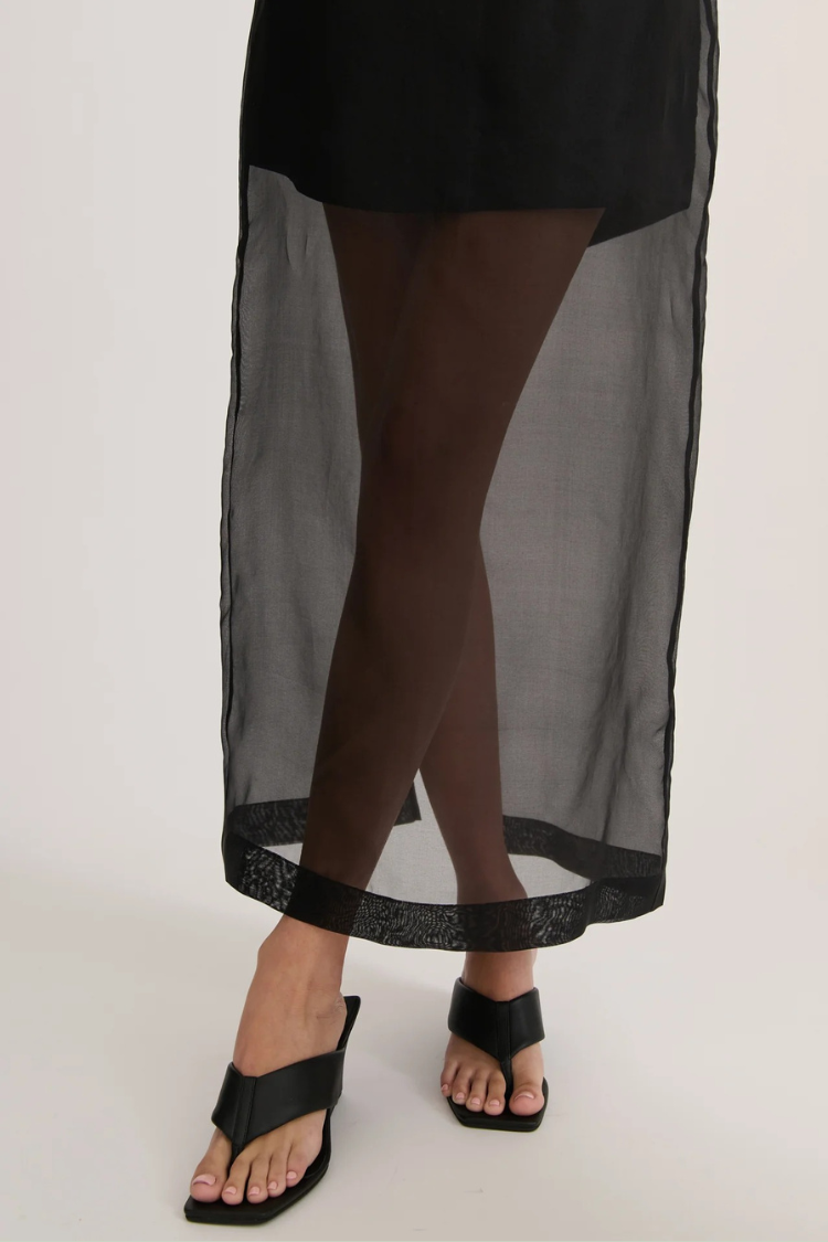 Ensemble débardeur oversize à poches en organza transparent moderne et jupe midi fendue taille haute