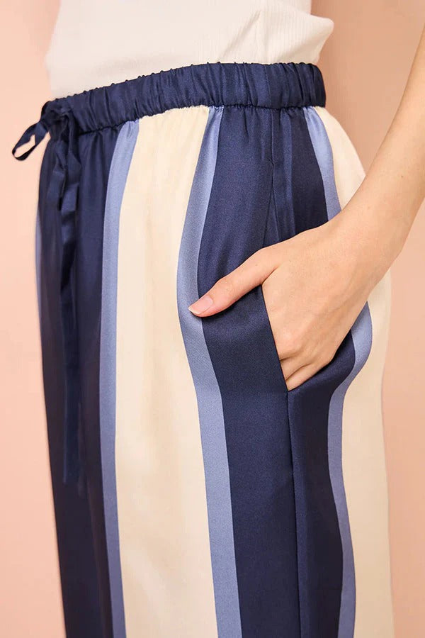 Conceptually Chic Satin Geometric Print Elastic Waist Pocketed Wide Leg Pants