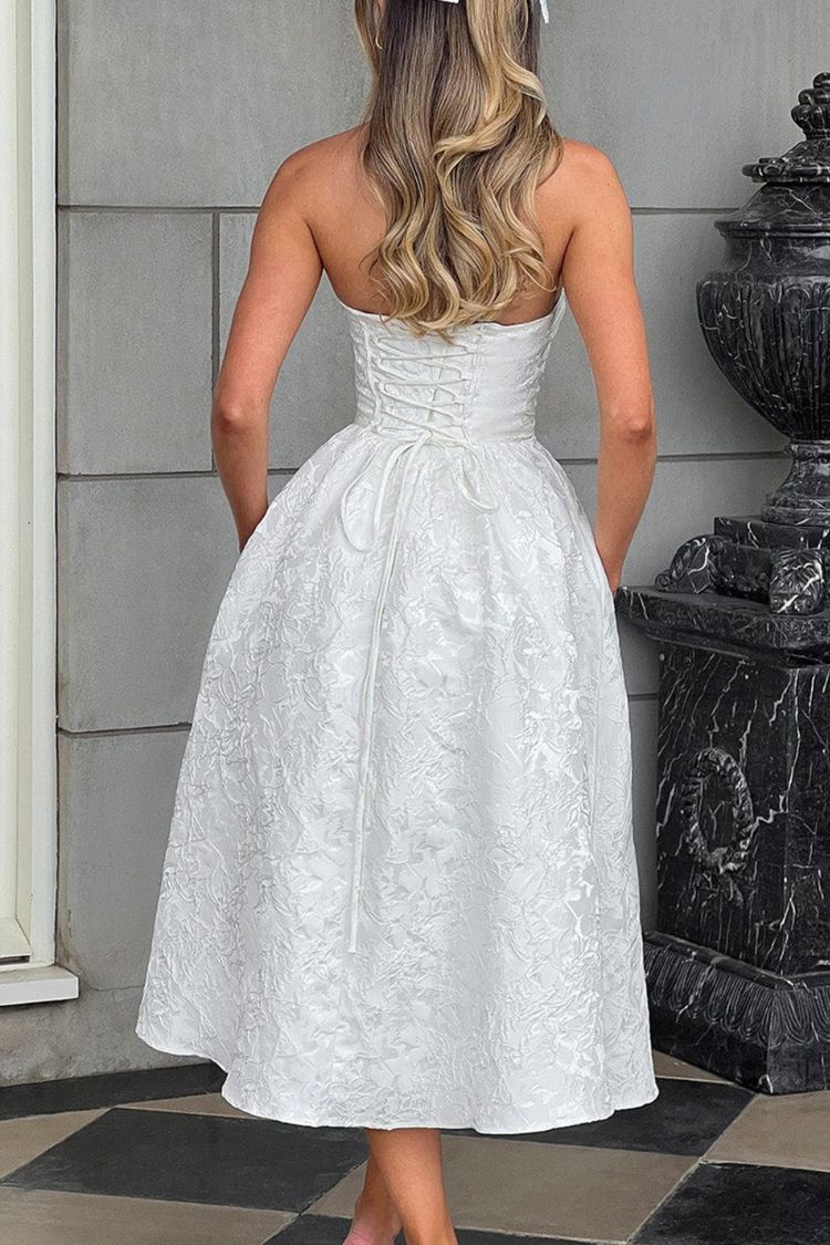 Elegantes Maxikleid aus Jacquardstoff mit Hosenträgern und schmalem Fischschwanz