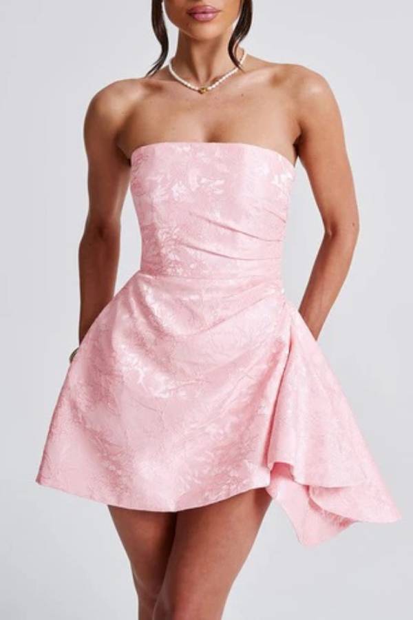 Robe courte ajustée élégante en jacquard à épaules dénudées et dos nu
