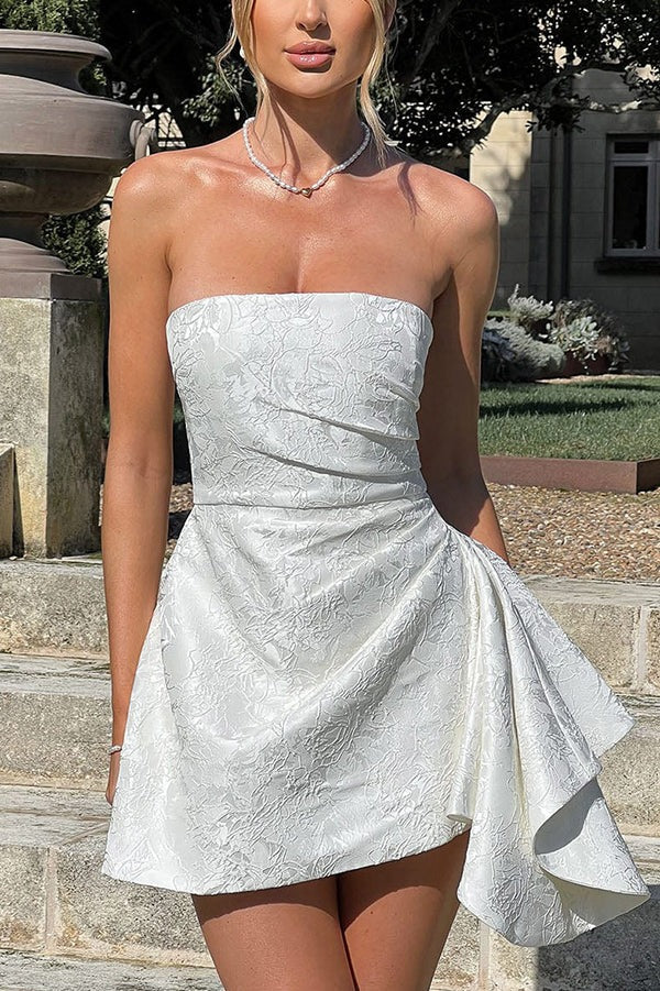 Robe courte ajustée élégante en jacquard à épaules dénudées et dos nu