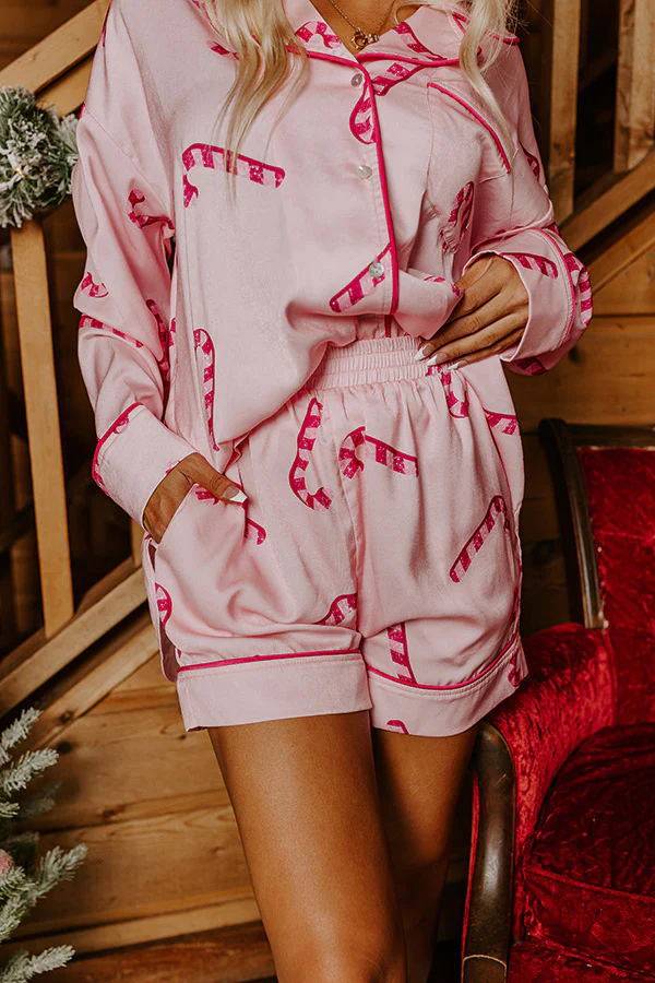 Candy Cane Kisses Pyjama-Shorts-Set aus Satin mit Druck und elastischer Taille und Tasche