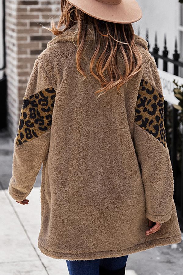 Fashionable Leopard Stitched Plush Jacket